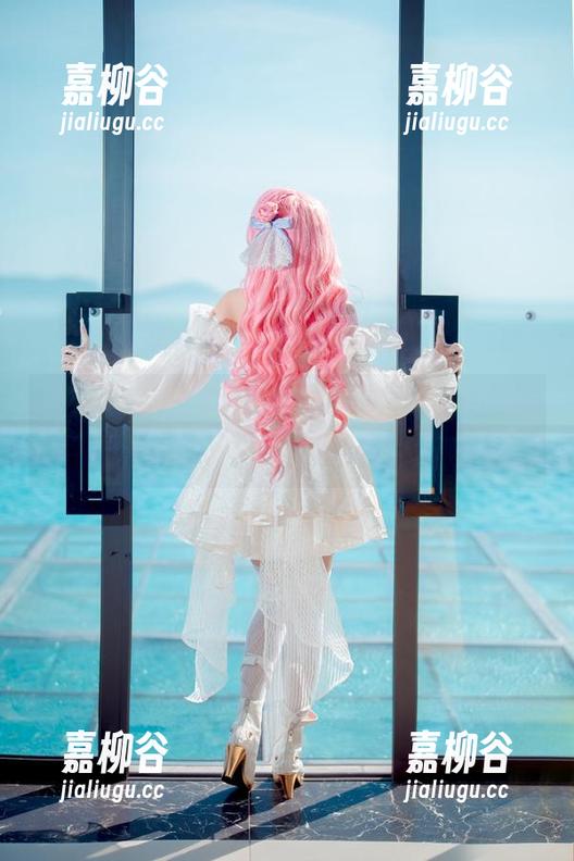 Joyce Lin2x的兔女郎cos，妥妥的萌力爆表，万一被人看到我会害羞！